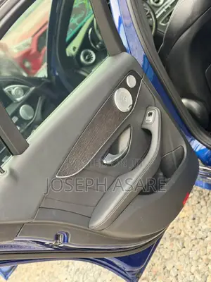 Mercedes-Benz C300 2021 Blue