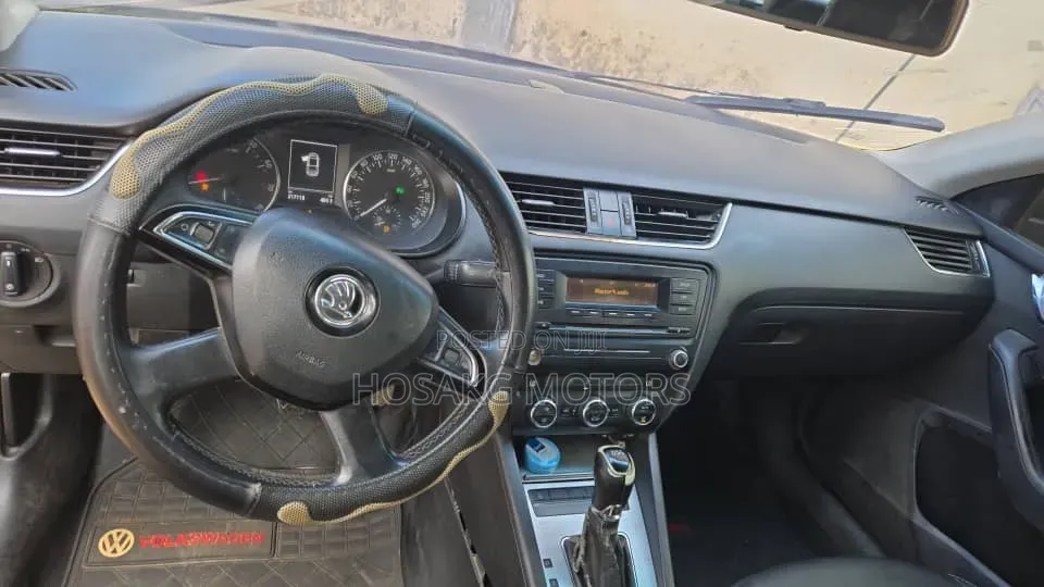 Skoda Octavia 2014 Brown