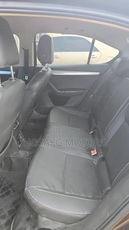 Skoda Octavia 2014 Brown