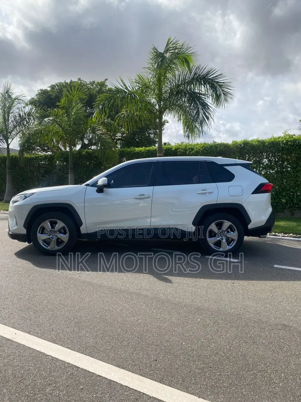 Toyota RAV4 2021 White