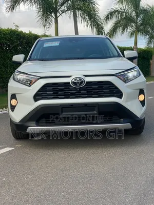 Toyota RAV4 2021 White