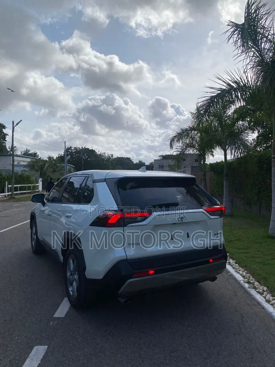Toyota RAV4 2021 White