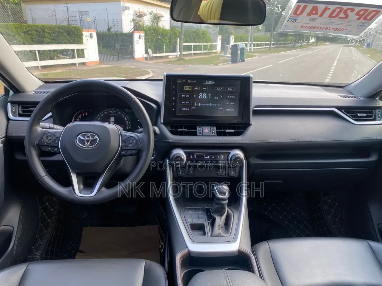 Toyota RAV4 2021 White