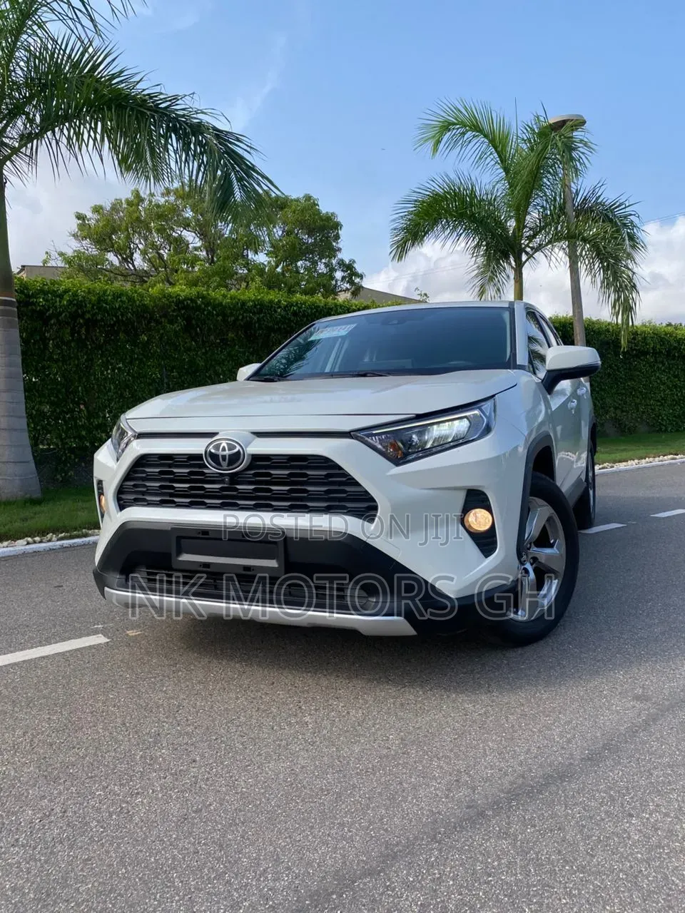 Toyota RAV4 2021 White