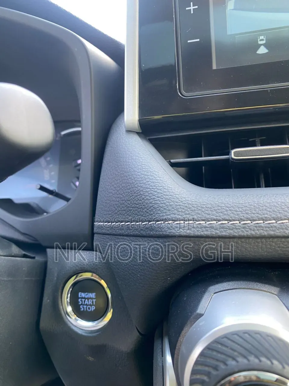 Toyota RAV4 2021 White