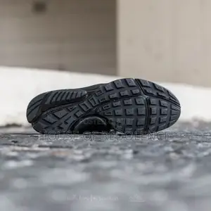 Nike Air Presto Mid Utility Triple Black Sneakers