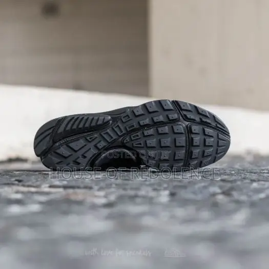 Nike Air Presto Mid Utility Triple Black Sneakers