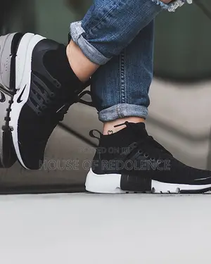 Nike Air Presto Ultra Flyknit Black White Sneakers