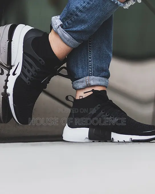 Nike Air Presto Ultra Flyknit Black White Sneakers