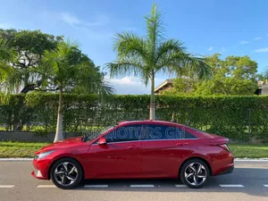 Hyundai Elantra 2022 Red