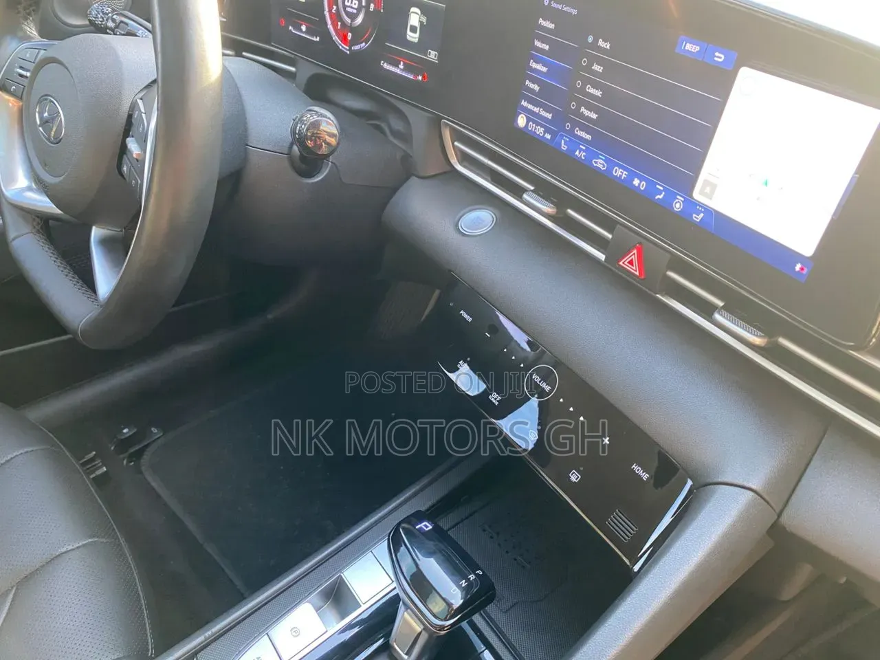 Hyundai Elantra 2022 Red