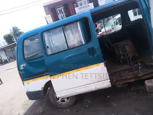 Toyota HiAce 1999 Green