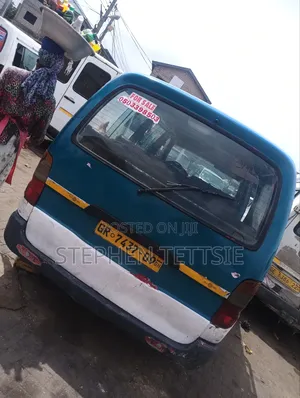 Toyota HiAce 1999 Green