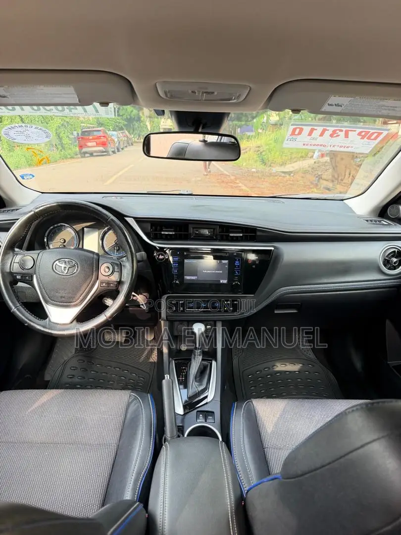 Toyota Corolla SE 4dr Sedan (1.8L 4cyl CVT) 2017 Gray