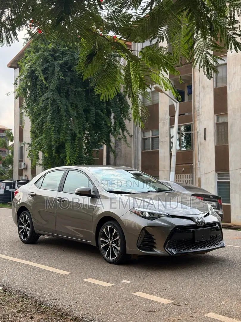 Toyota Corolla SE 4dr Sedan (1.8L 4cyl CVT) 2017 Gray