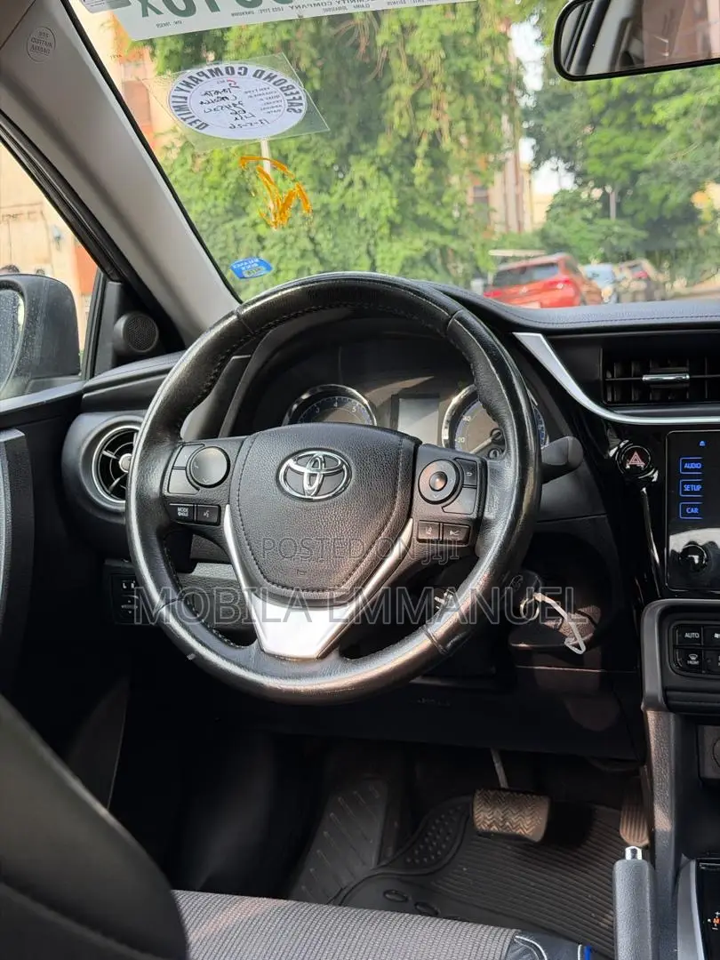 Toyota Corolla SE 4dr Sedan (1.8L 4cyl CVT) 2017 Gray