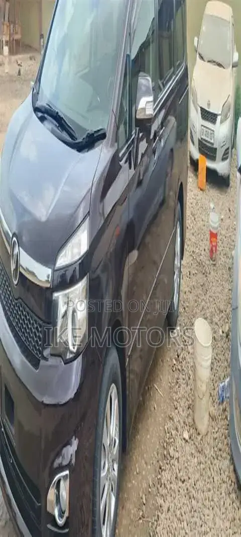 Toyota Voxy 2014 Beige
