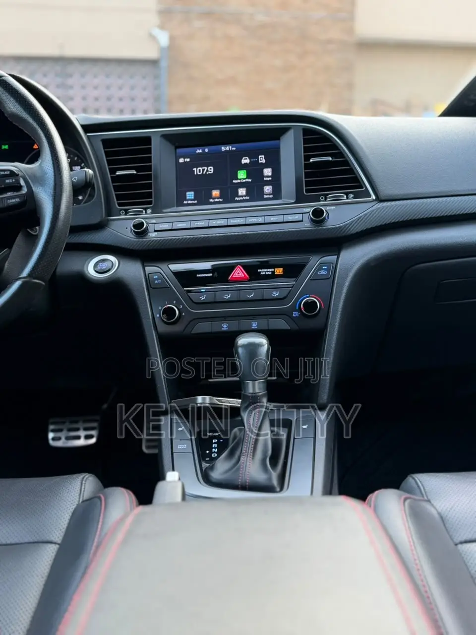 Hyundai Elantra 2018 Red