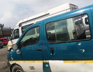 Toyota HiAce 1999 Green