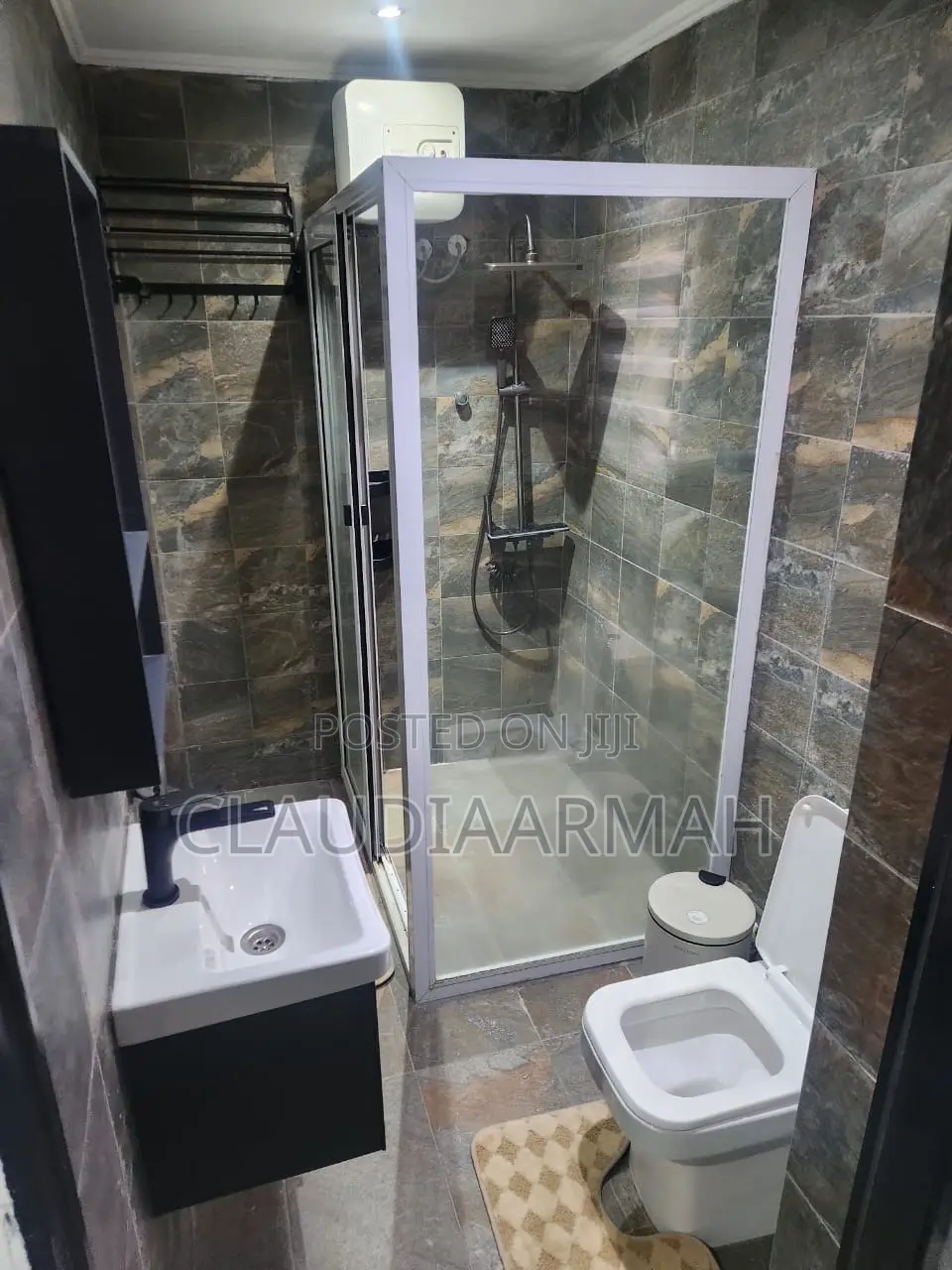 Furnished 1bdrm Apartment in The Grey Buildjng, American House for rent