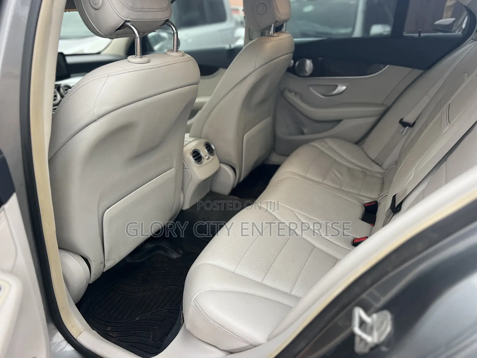 Mercedes-Benz C300 2016 Gray