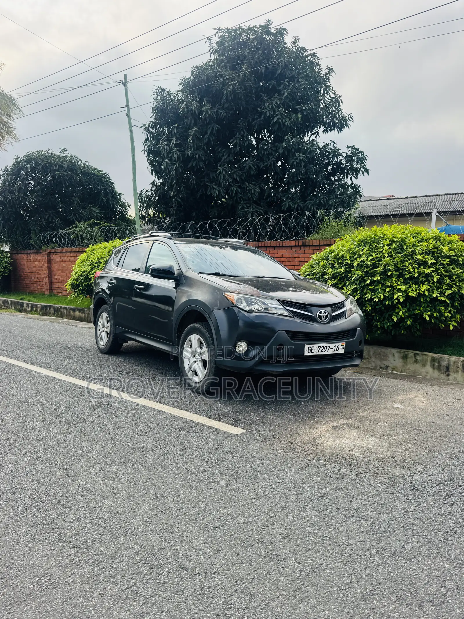 Toyota RAV4 LE 4dr SUV (2.5L 4cyl 6A) 2015 Gray