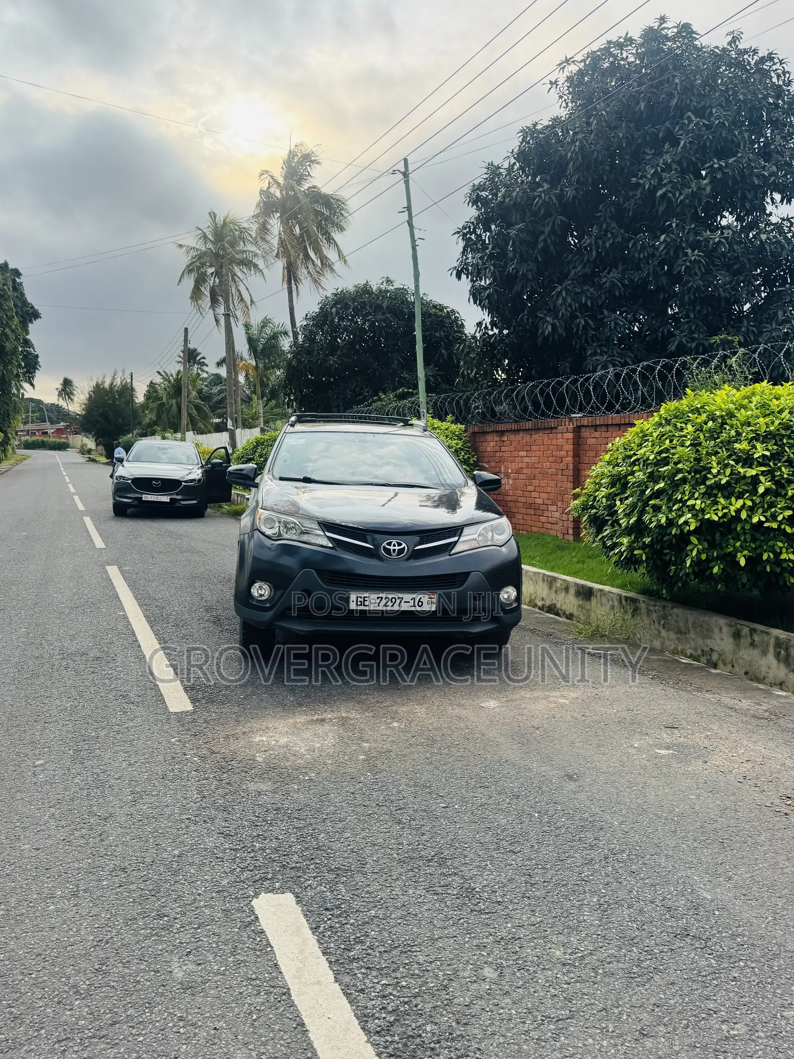 Toyota RAV4 LE 4dr SUV (2.5L 4cyl 6A) 2015 Gray