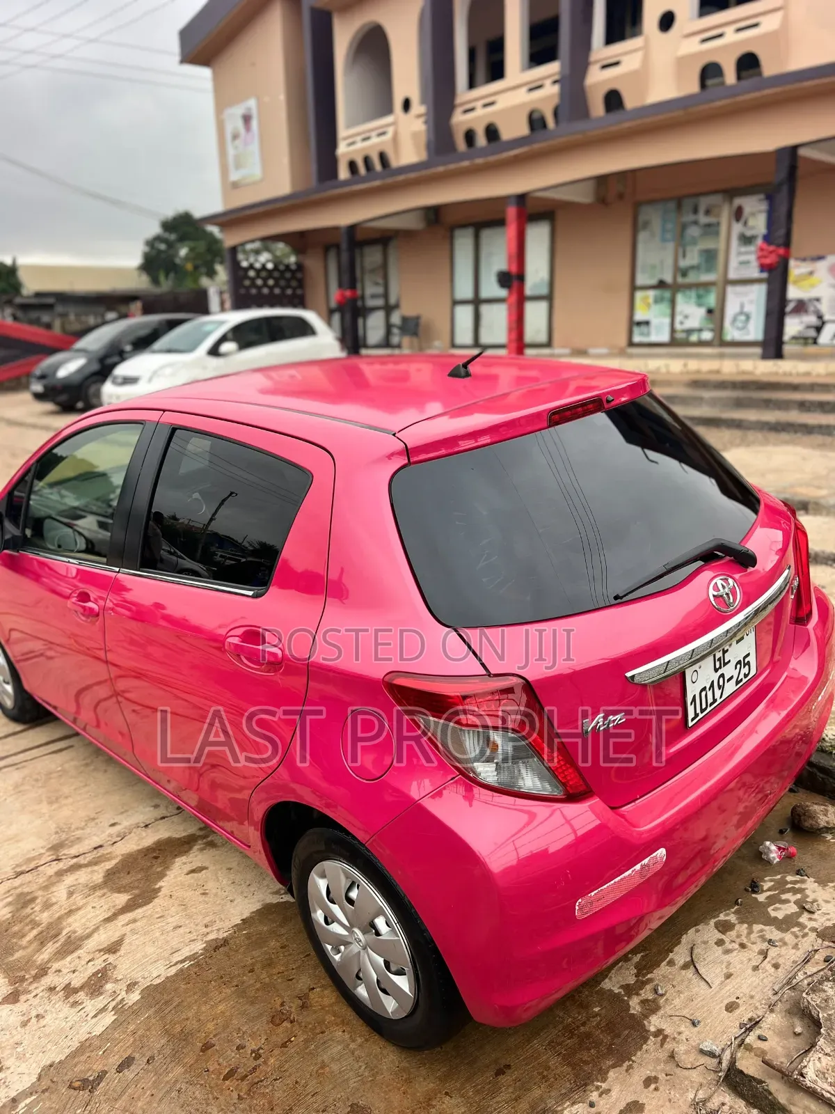 Toyota Vitz 2013 Pink