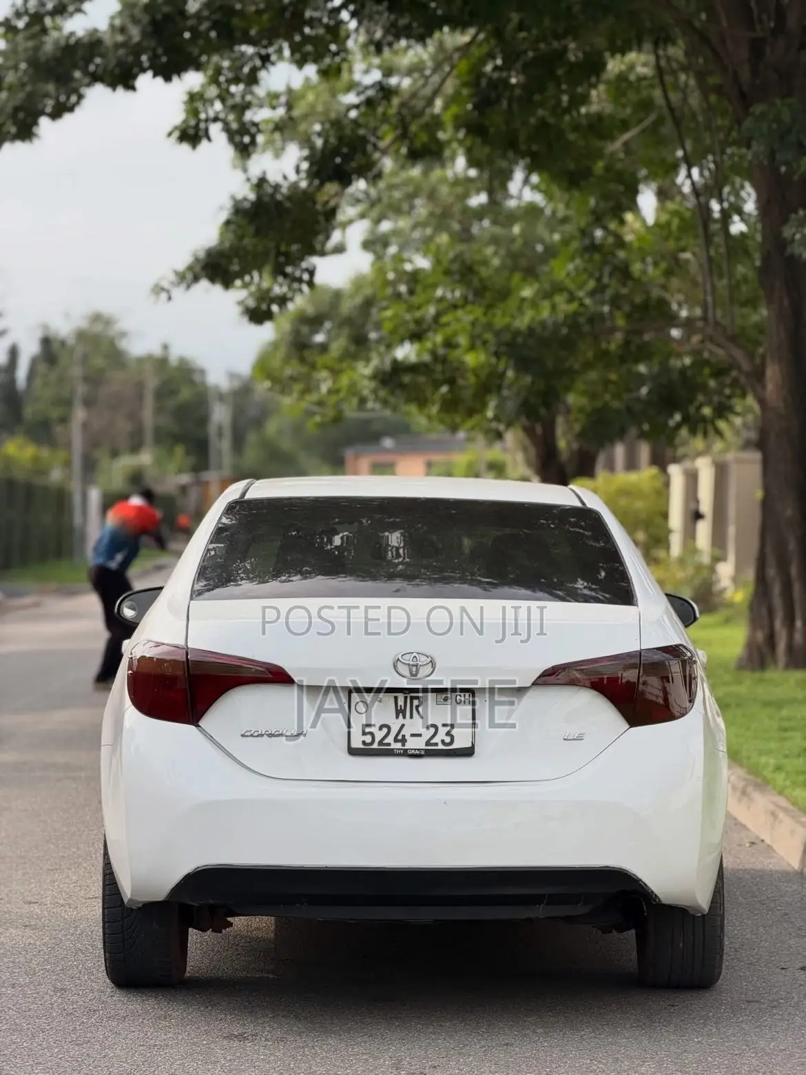 Toyota Corolla LE 4dr Sedan (1.8L 4cyl CVT) 2016 White