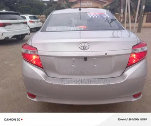 Toyota Yaris 2017 Silver