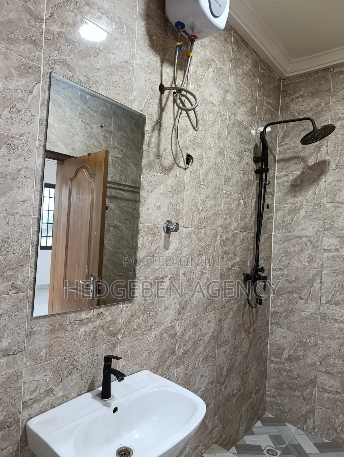 3bdrm Apartment in Adenta, Barrier for rent