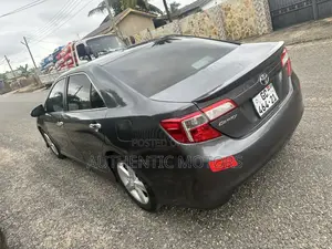 Toyota Camry SE 4dr Sedan (2.5L 4cyl 6A) 2014 Gray