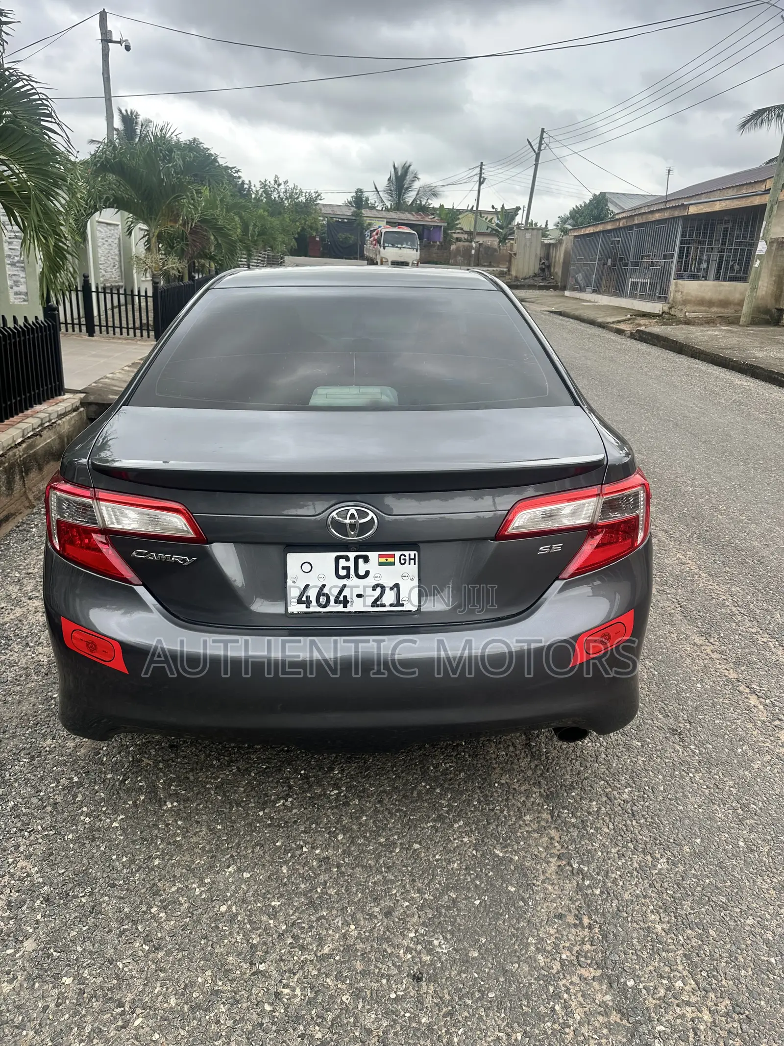 Toyota Camry SE 4dr Sedan (2.5L 4cyl 6A) 2014 Gray