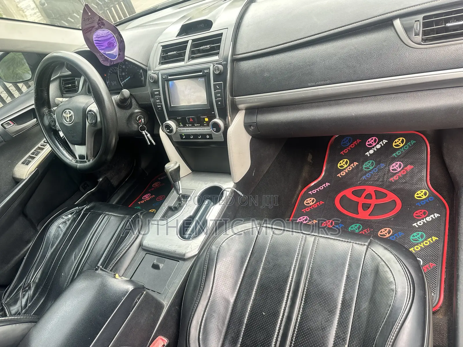 Toyota Camry SE 4dr Sedan (2.5L 4cyl 6A) 2014 Gray