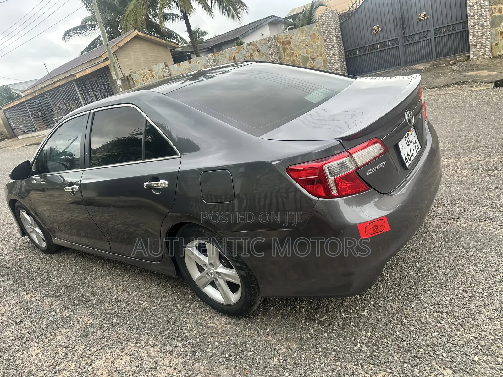 Toyota Camry SE 4dr Sedan (2.5L 4cyl 6A) 2014 Gray