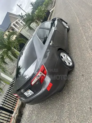 Toyota Camry SE 4dr Sedan (2.5L 4cyl 6A) 2014 Gray