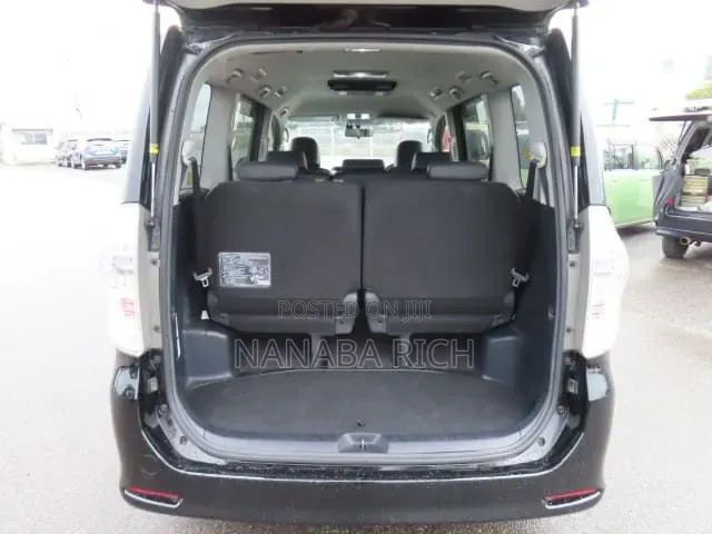 Toyota Voxy 2013 Black