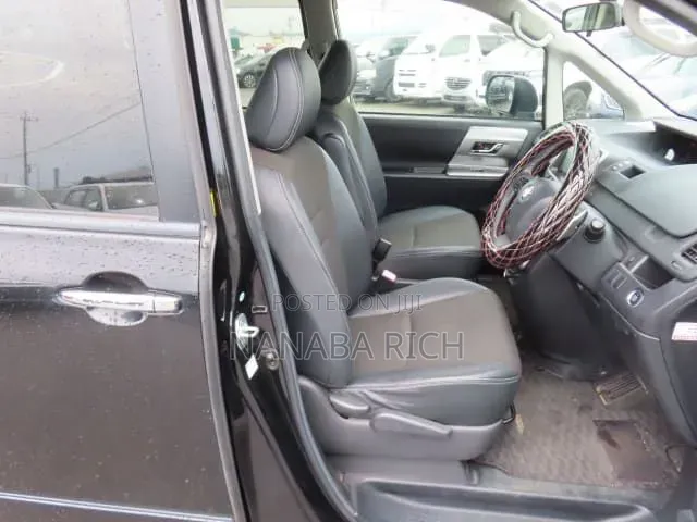Toyota Voxy 2013 Black