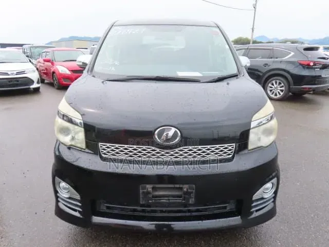 Toyota Voxy 2013 Black