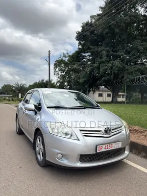Toyota Auris XLS Sedan FWD (3.5L 6cyl 6A) 2010 Silver