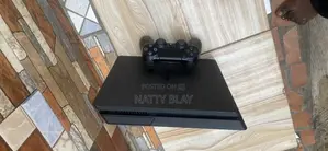 Playstation 4 Slim With Games