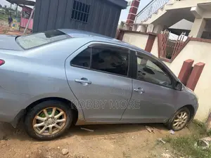 Toyota Belta 2010 Blue