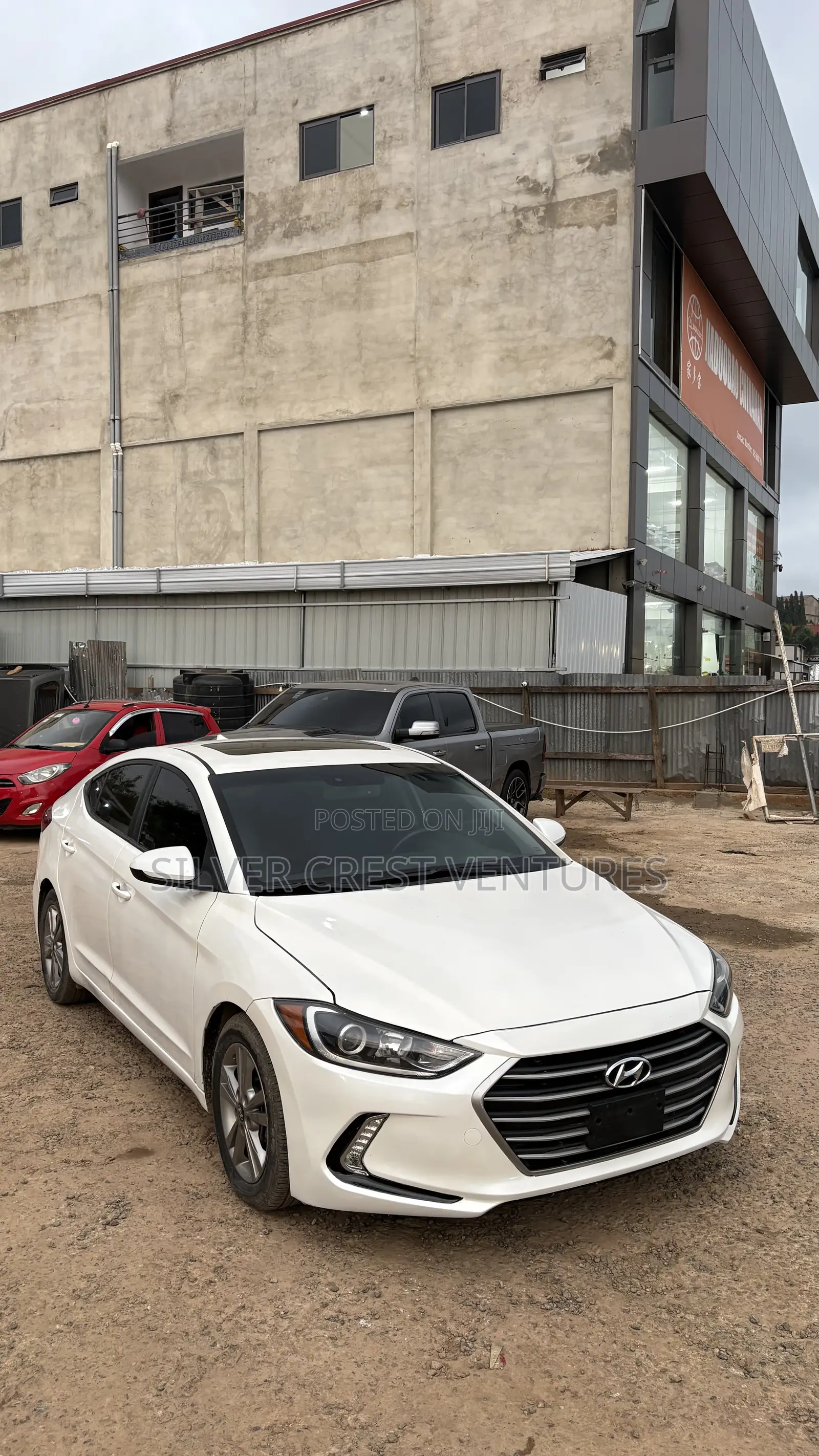 Hyundai Elantra Limited Sedan FWD (2.0L 4cyl 6A) 2017 White