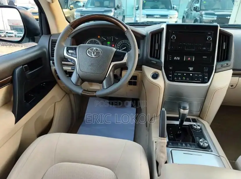 Toyota Land Cruiser Prado 2016 White
