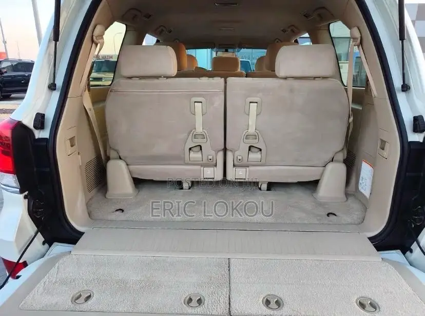 Toyota Land Cruiser Prado 2016 White