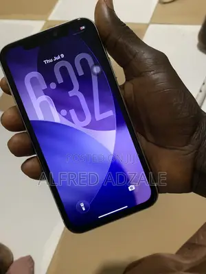 New Apple iPhone 11 128 GB White