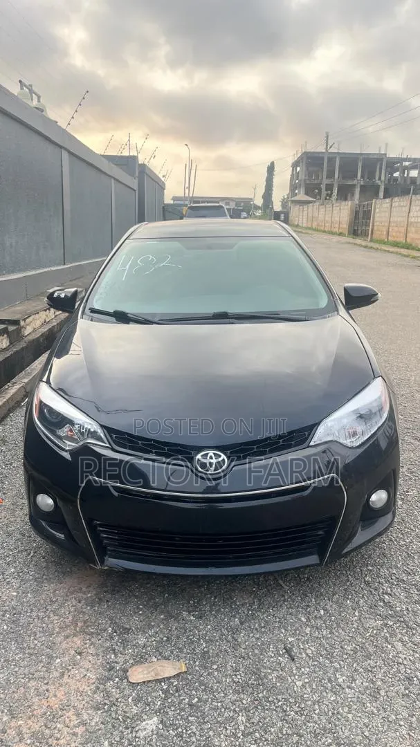 Toyota Corolla 2016 Black