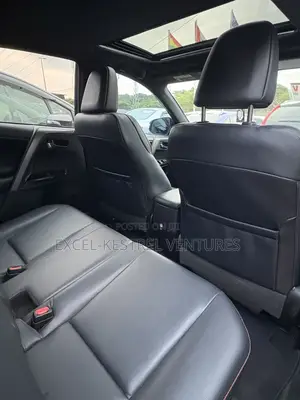 Toyota RAV4 SE 4dr SUV (2.5L 4cyl 6A) 2018 Black