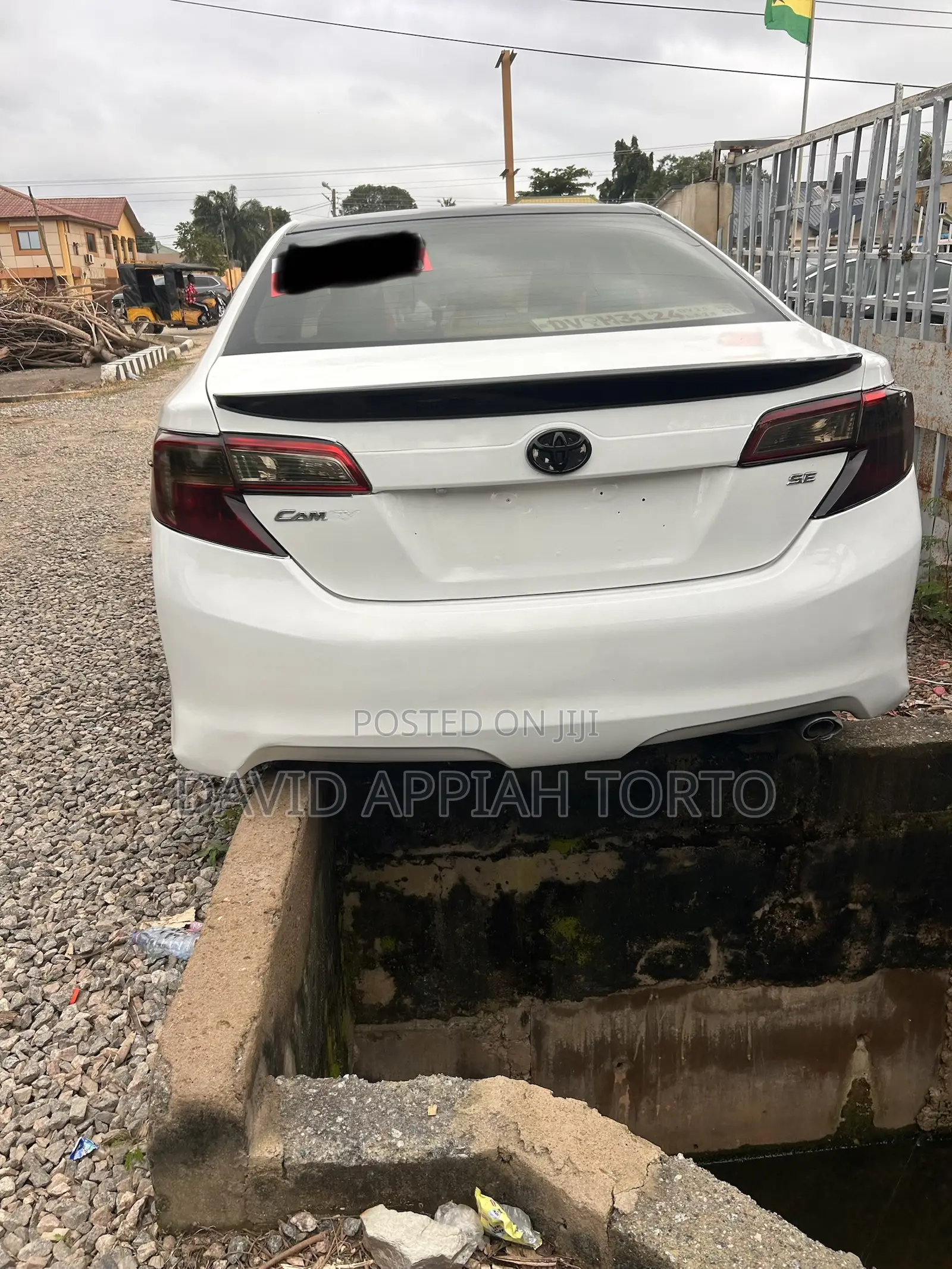 Toyota Camry SE Sport 4dr Sedan (2.5L 4cyl 6A) 2014 White
