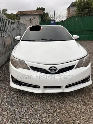 Toyota Camry SE Sport 4dr Sedan (2.5L 4cyl 6A) 2014 White
